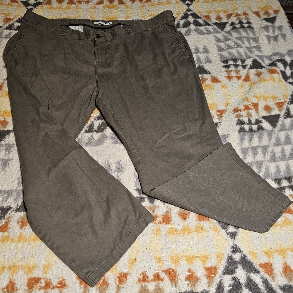 Amazon Essentials Relaxed Chino Pants Lightweight  Big & Tall Olive 44Wx28L - Picture 6 of 6
